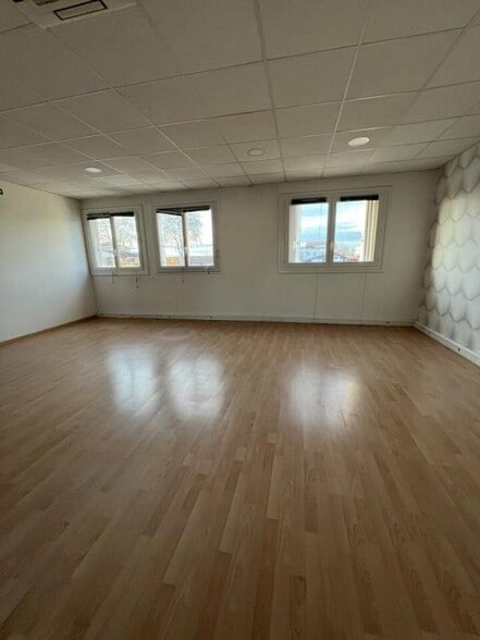 8 Rue Du Lac Bleu, L'Union to rent - Interior Photo - Image 3 of 5
