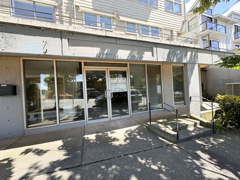 2044 Eastlake Ave, Seattle, WA for sale - Building Photo - Image 1 of 1