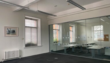 6 Queens Rd, Belfast to rent Interior Photo- Image 2 of 6