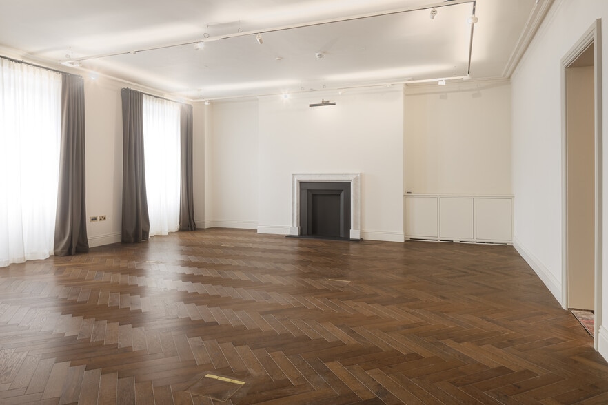28 Bruton St, London to rent - Building Photo - Image 3 of 6