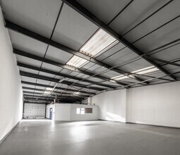 89-91 Whitby Rd, Slough to rent Interior Photo- Image 2 of 3