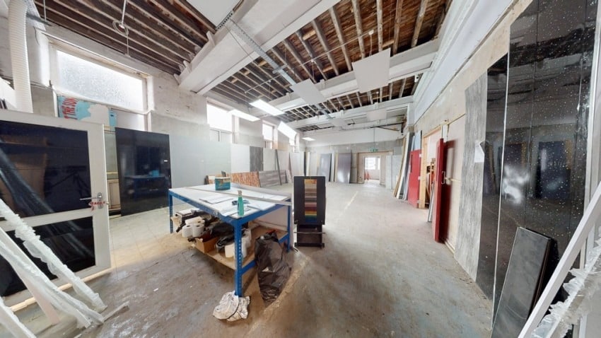 25 Laisterdyke, Bradford to rent - Interior Photo - Image 2 of 5