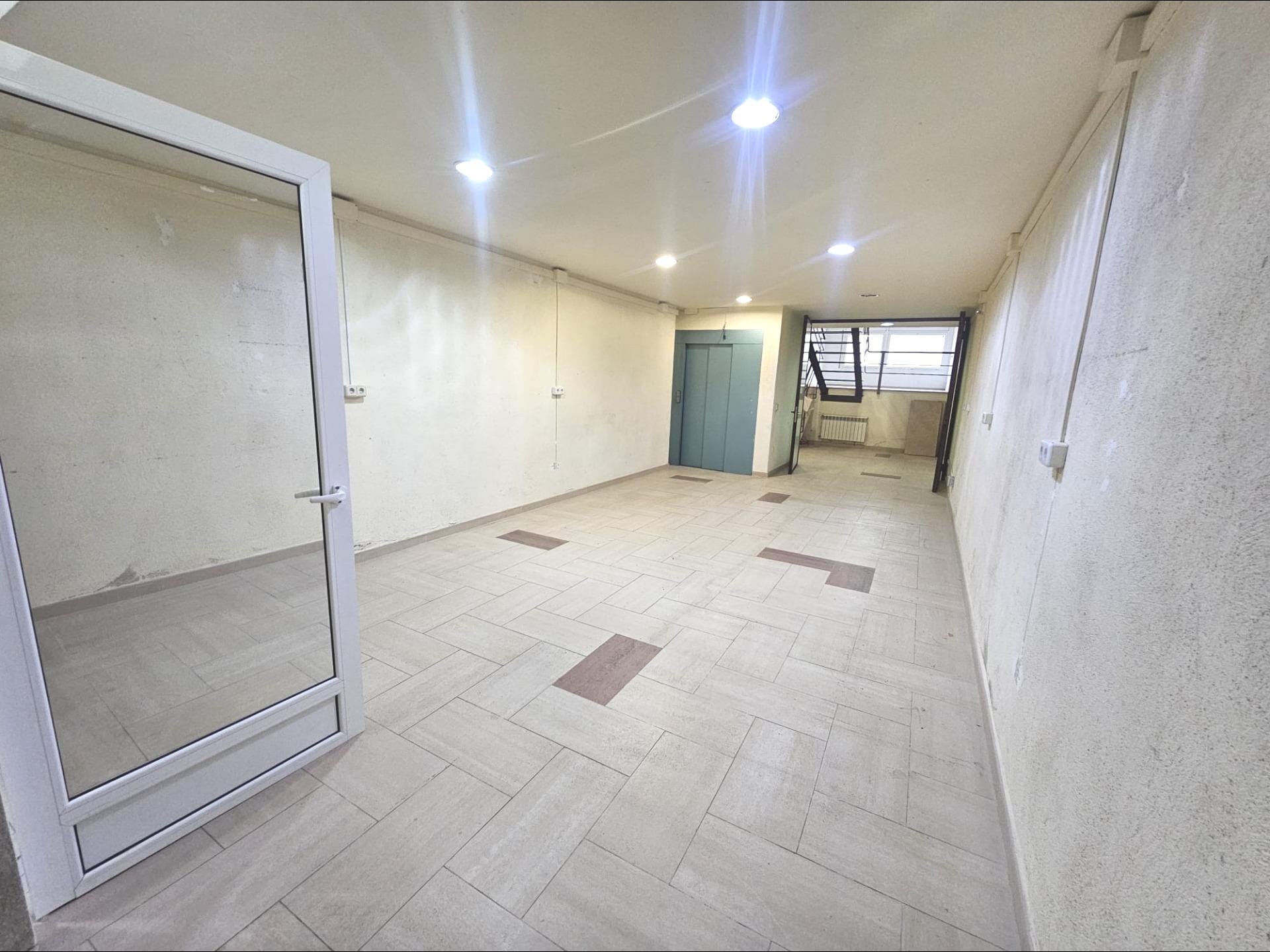 Retail in Sant Celoni, Barcelona to rent Interior Photo- Image 1 of 9