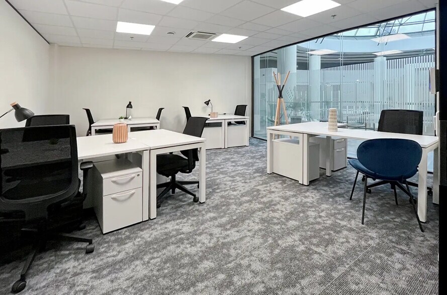 Office in Bordeaux to rent - Interior Photo - Image 2 of 10