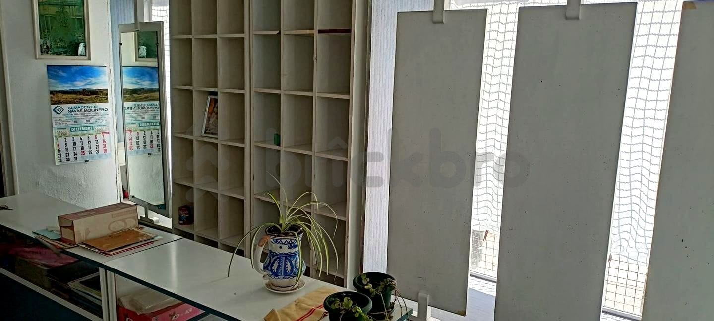 Madrid, MAD 28047 - Unit IZ - - Interior Photo - Image 1 of 5
