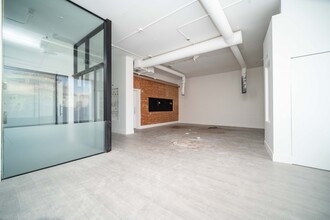 5812-5888 Cambie St, Vancouver, BC for rent Building Photo- Image 2 of 10