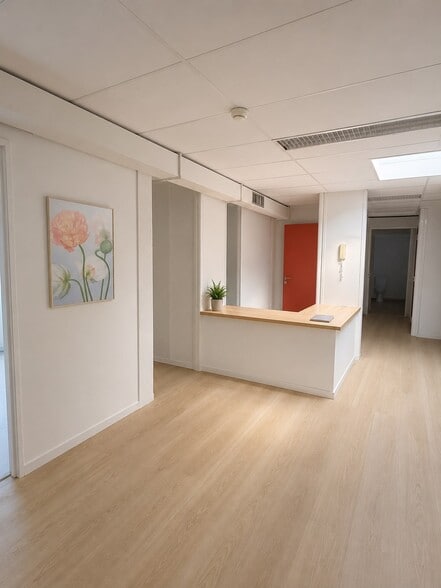 Office in Gémenos for sale - Building Photo - Image 1 of 4