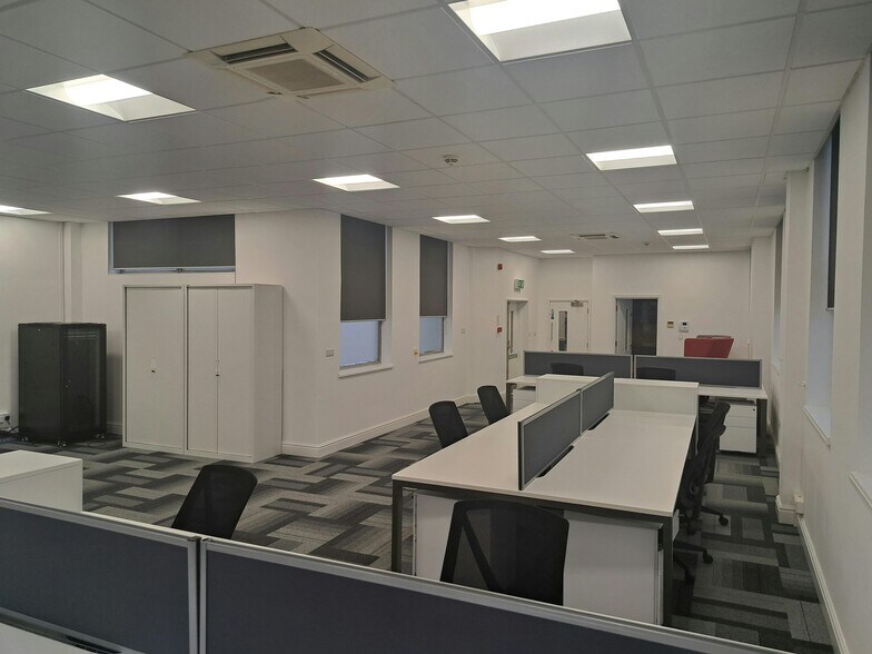 11 Waterloo St, Birmingham to rent - Building Photo - Image 2 of 22