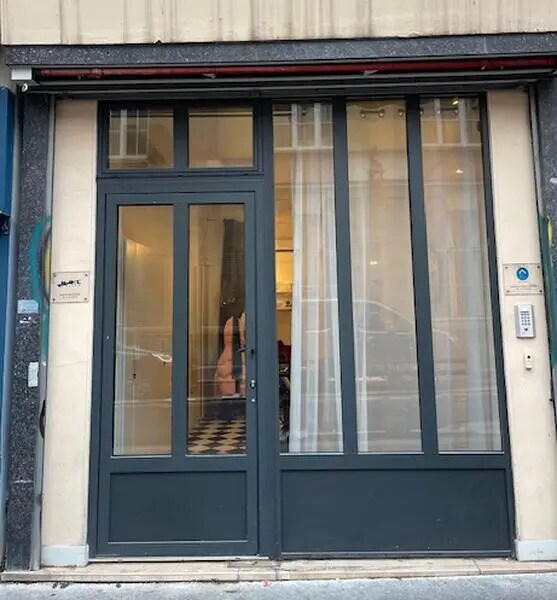 Retail in Paris to rent Building Photo- Image 1 of 10