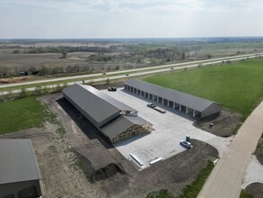 909 Roosevelt rd, Pella, IA for sale Primary Photo- Image 1 of 1