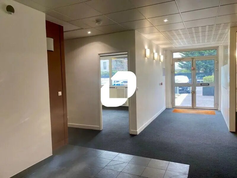 Location Bureaux 363 m² - Photo 1
