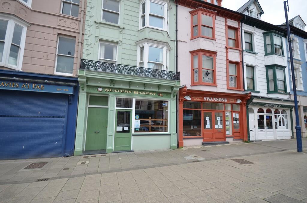9 North Parade, Aberystwyth to rent Building Photo- Image 1 of 3