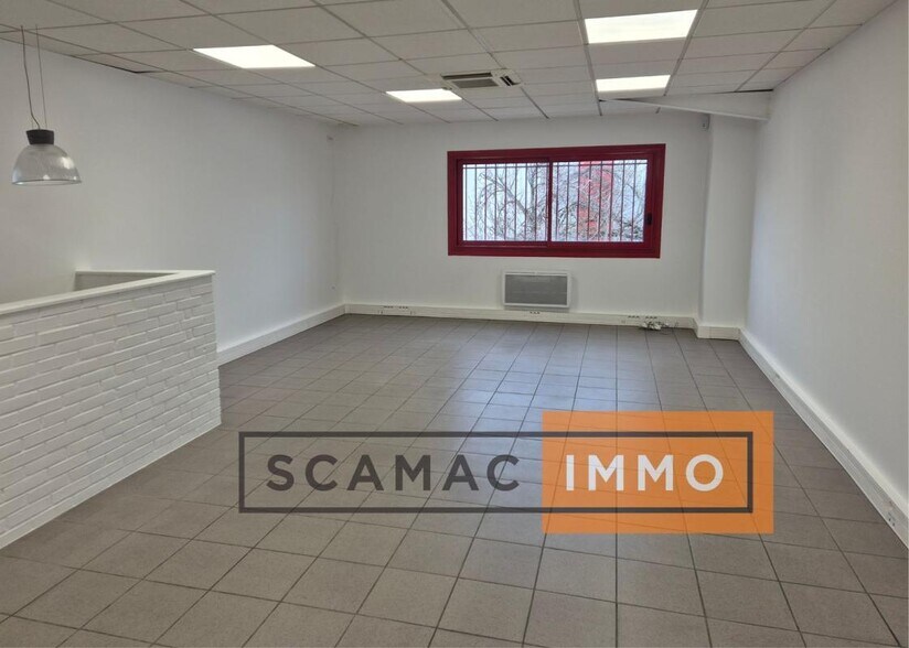 Industrial in Mitry-Mory to rent - Interior Photo - Image 2 of 6