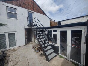 Charles Rd, Wirral for rent Building Photo- Image 1 of 1