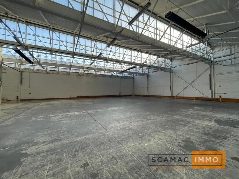 Industrial in MASSY to rent - Building Photo - Image 2 of 10