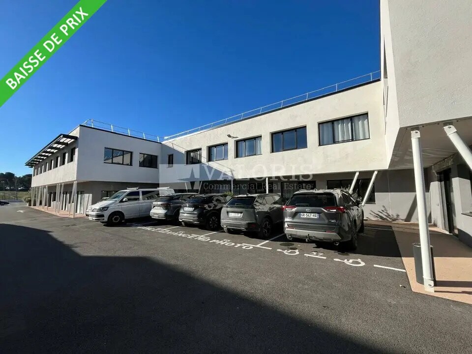 Retail in Éguilles to rent Building Photo- Image 1 of 21