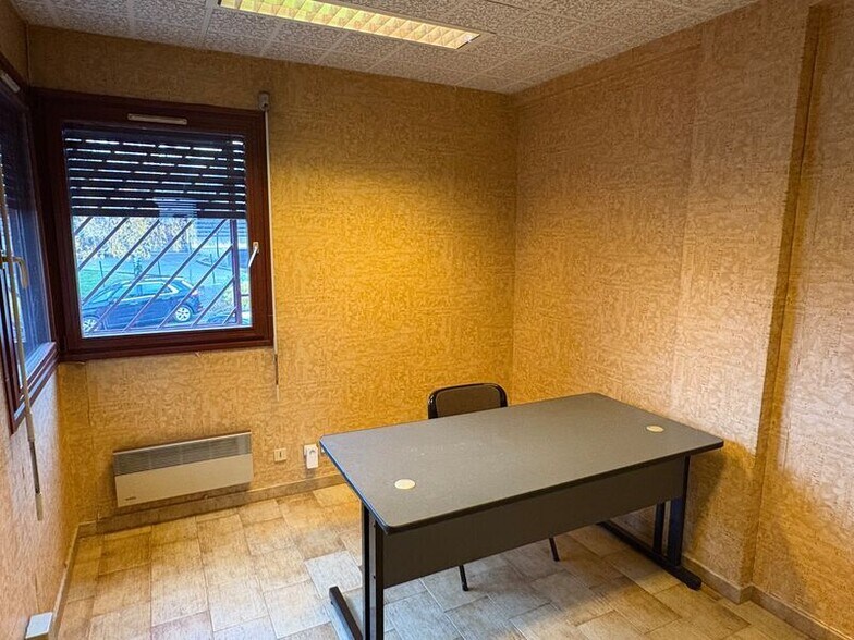 Office in Décines-Charpieu to rent - Interior Photo - Image 3 of 14