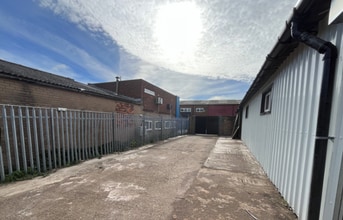 Timmis Rd, Stourbridge to rent Building Photo- Image 1 of 6