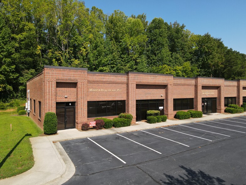 3816-3818 N Elm St, Greensboro, NC for sale - Building Photo - Image 1 of 7