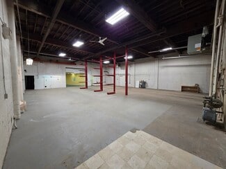 More details for 10576-10593 106th St NW, Edmonton, AB - Light Industrial to Rent