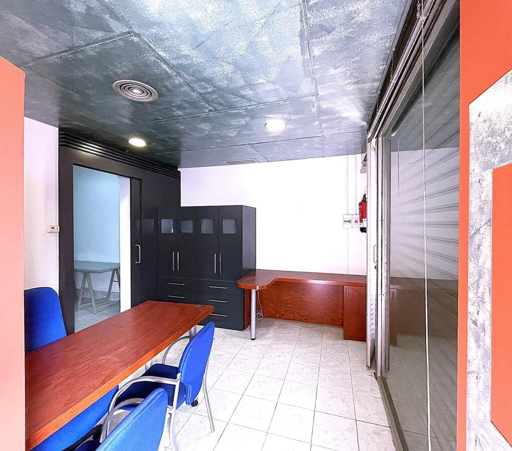 Sabadell, BAR 08208 - Unit 43-4 - - Interior Photo - Image 2 of 9