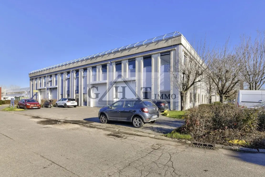Office in Aulnay-sous-Bois to rent Building Photo- Image 1 of 7