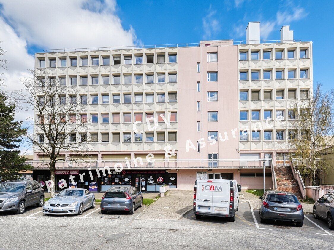 191 C Avenue Saint-Exupéry, Bron to rent Building Photo- Image 1 of 3
