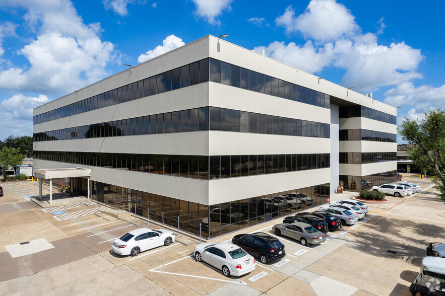 1500 S Dairy Ashford Rd, Houston, TX for rent - Primary Photo - Image 1 of 36