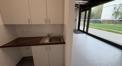 142 Thessaly Rd, London to rent Interior Photo- Image 2 of 3