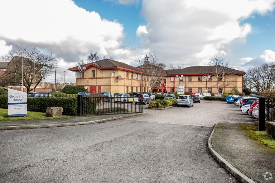 Downcast Way, Manchester to rent - Building Photo - Image 3 of 6
