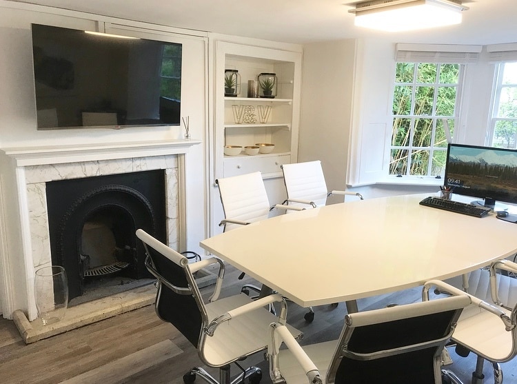 79A High St, Esher to rent - Building Photo - Image 3 of 13