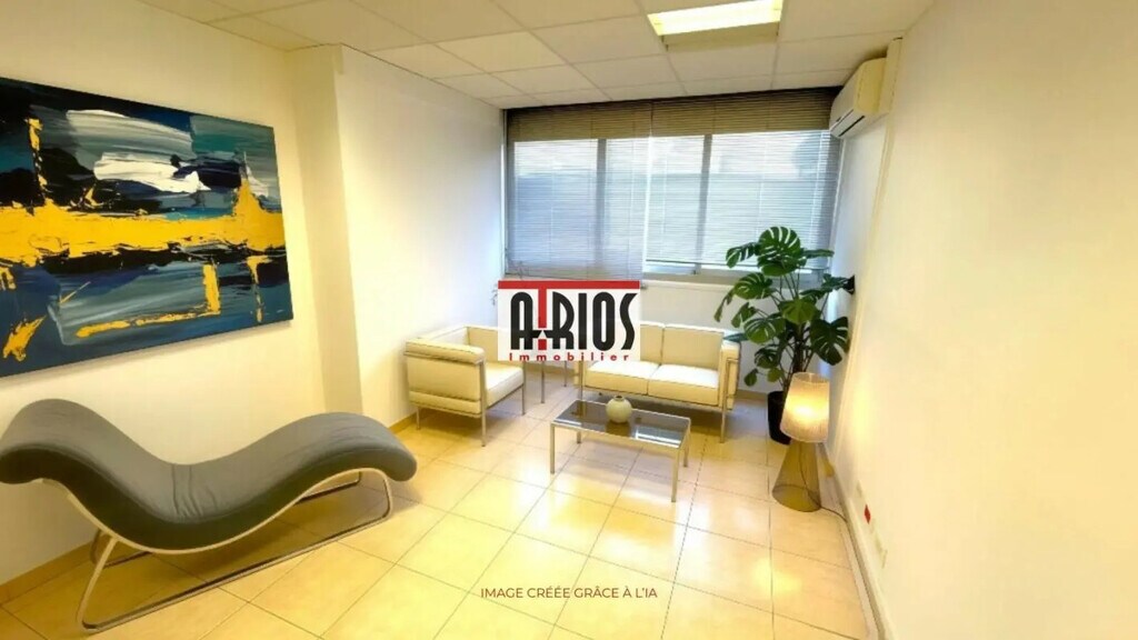Location Bureaux 103 m² - Photo 1