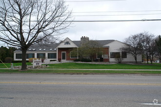 2121 Abbott Rd, East Lansing, MI for rent Primary Photo- Image 1 of 15