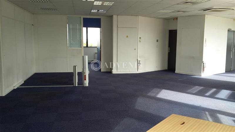 Office in Noisy-le-Grand to rent - Building Photo - Image 3 of 10