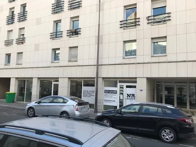 Location Commerce 85 m² - Photo 1