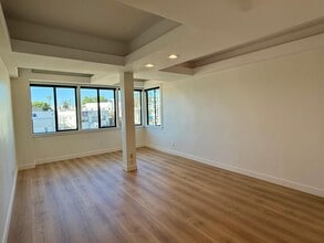 984 Monument St, Pacific Palisades, CA to rent Interior Photo- Image 1 of 16