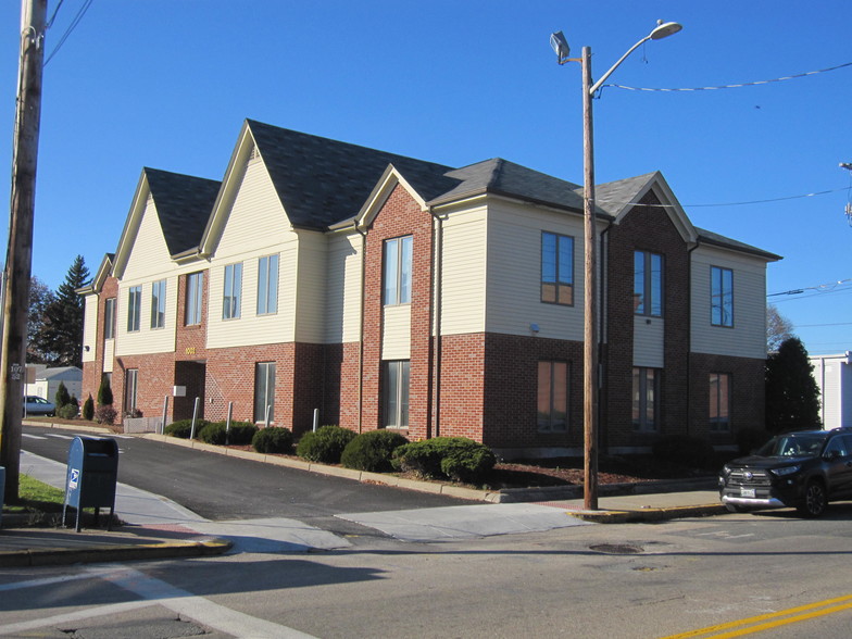 1002 Broad St, Central Falls, RI for sale - Building Photo - Image 1 of 1