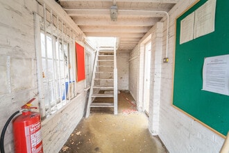 Kneller Rd, Twickenham to rent Interior Photo- Image 2 of 8