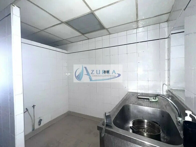 Light Industrial in Nice for sale - Interior Photo - Image 3 of 12