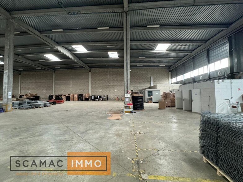 Industrial in Combs-la-Ville to rent - Interior Photo - Image 3 of 13