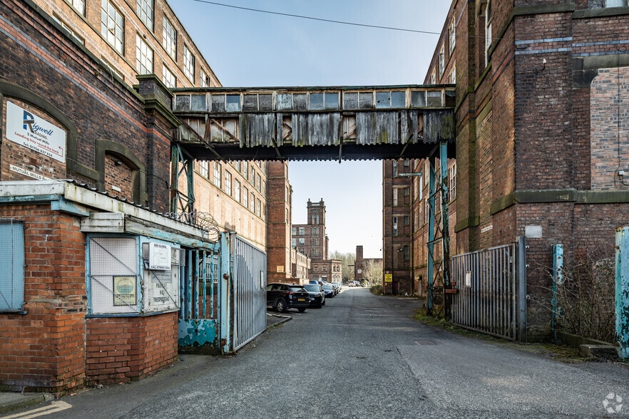 Aspinall St, Heywood to rent - Building Photo - Image 3 of 4