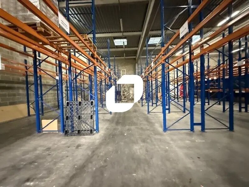 Light Industrial in Méry-sur-Oise to rent Building Photo- Image 1 of 17