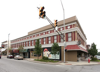 More details for 101-111 E Market St, Nappanee, IN - Retail for Rent