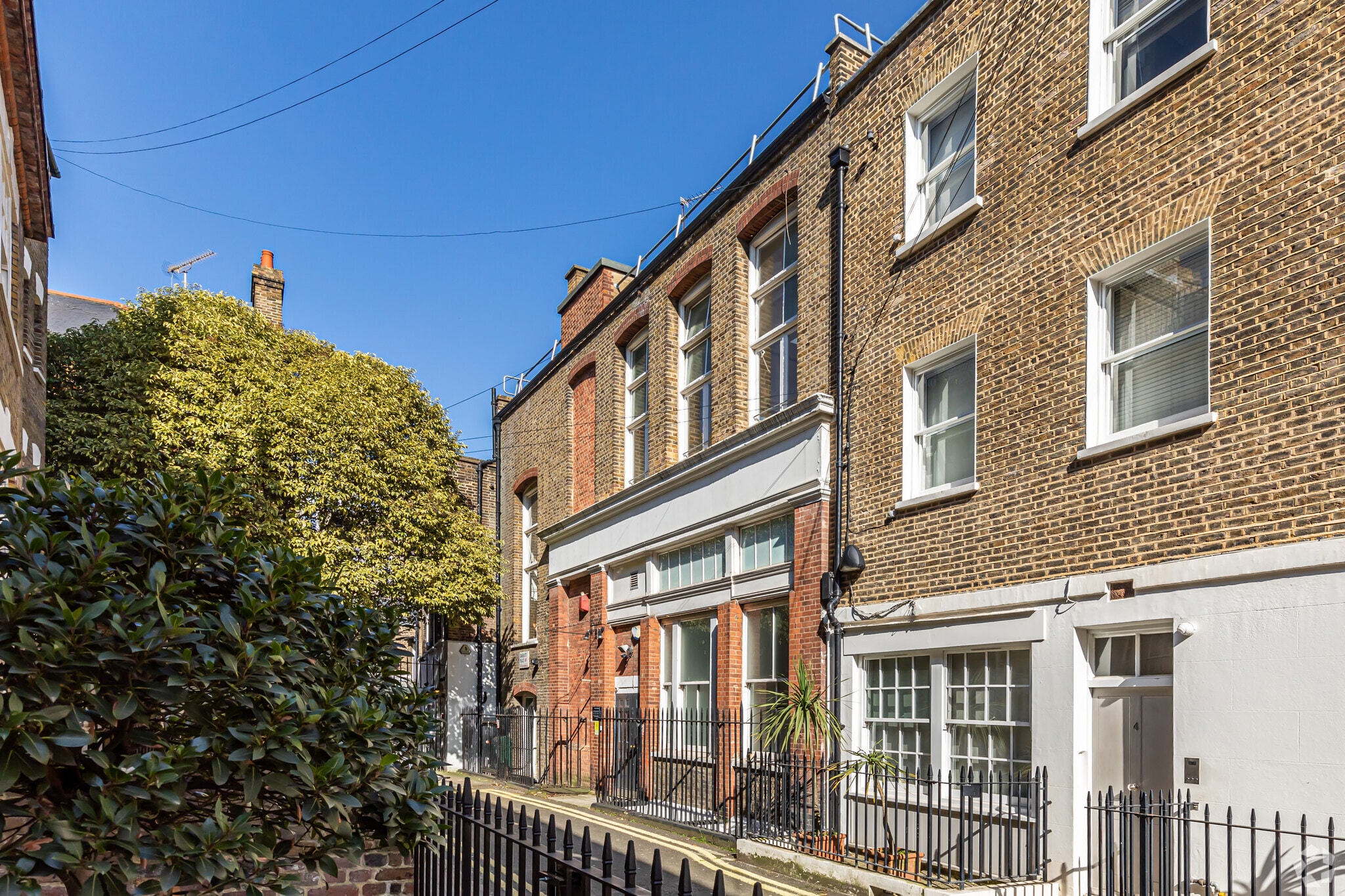 6-7 Garbutt Pl, London to rent Primary Photo- Image 1 of 9