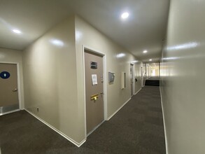 2100 N Sepulveda Blvd, Manhattan Beach, CA for rent Lobby- Image 2 of 7