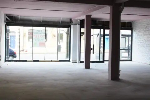 29-31 High St, Weybridge to rent Interior Photo- Image 1 of 5