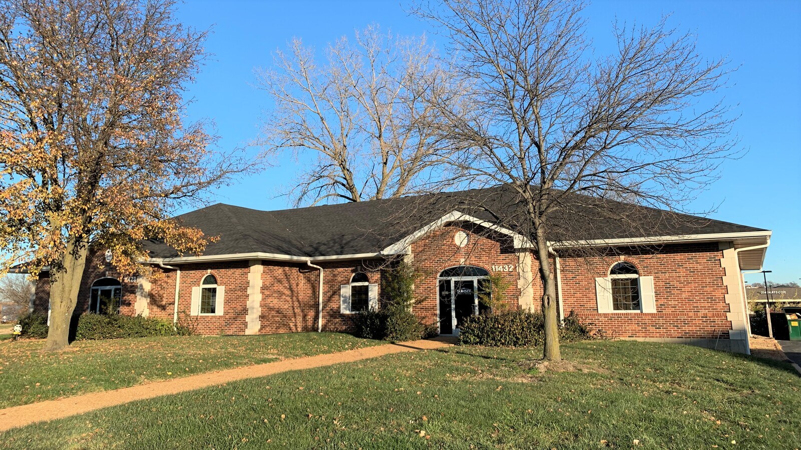 1142811432 Tesson Ferry Rd, Saint Louis, MO 63123 UK