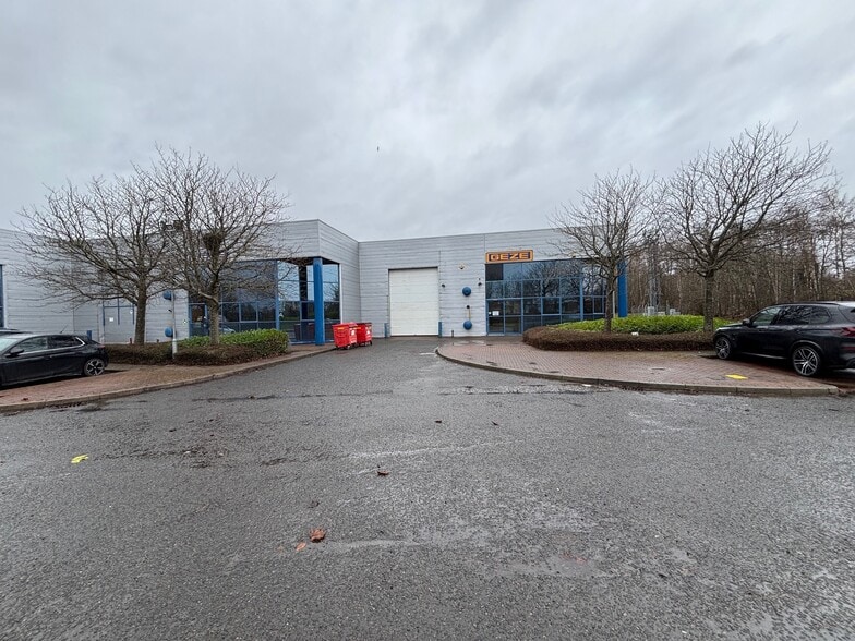 Clydesmill Pl, Glasgow to rent - Building Photo - Image 2 of 9