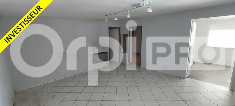 Retail in La Chapelle-en-Serval for sale Interior Photo- Image 1 of 9
