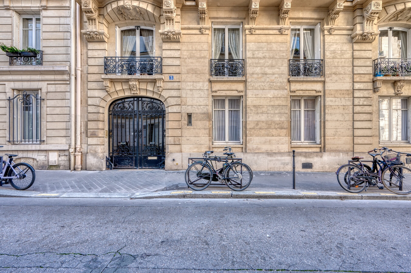 Paris, PAR 75016 - Unit 1 -  - Interior Photo - Image 1 of 14